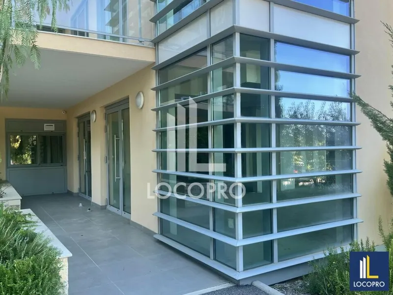 Local commercial à louer – 182 m² – Biot / Sophia Antipolis (06)