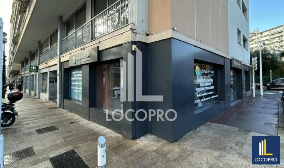 Local commercial à louer – 95 m² – Cannes (06)