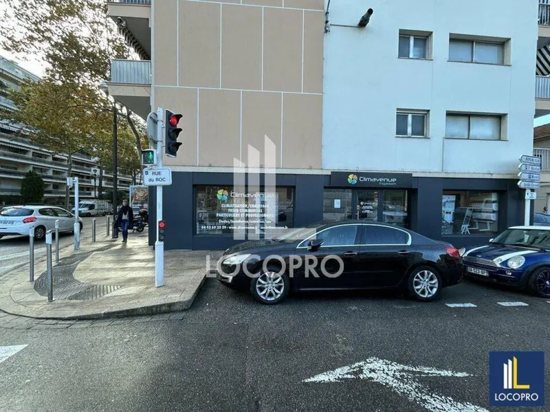 Local commercial à louer – 95 m² – Cannes (06)