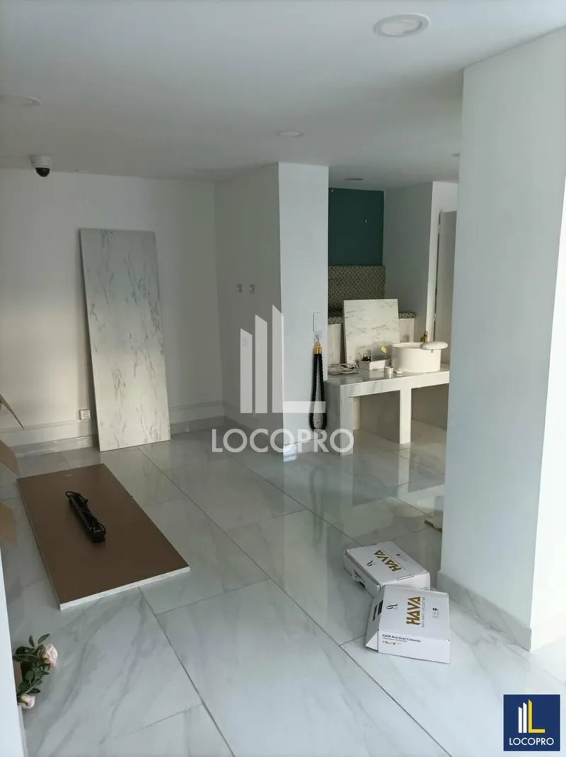 Local commercial à louer – 112 m² – Nice Ouest (06)