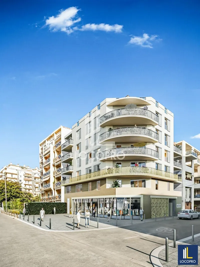 Local commercial à louer – 59 m² – Cannes La Bocca (06)