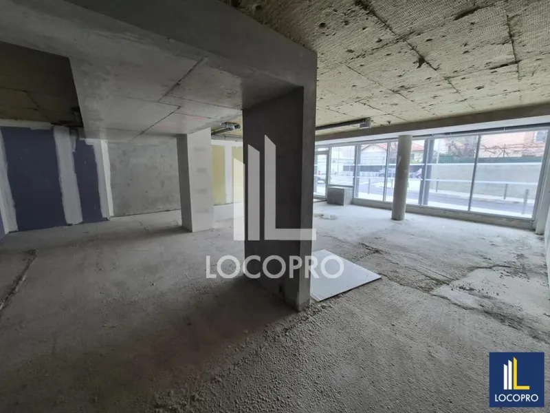 Local commercial à louer – 94 m² – Nice (06)