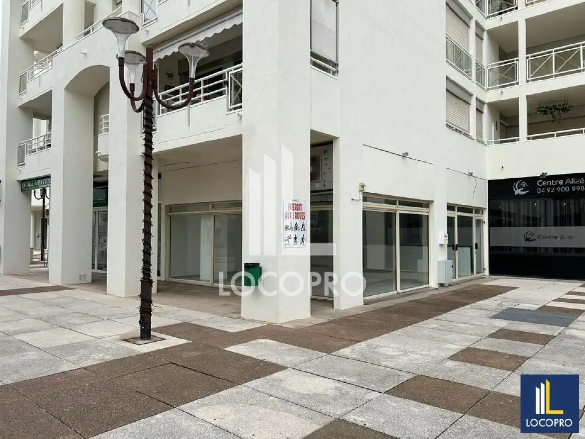 Local commercial – 127 m² – Juan-les-Pins (06)