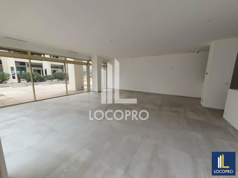 Local commercial – 127 m² – Juan-les-Pins (06)