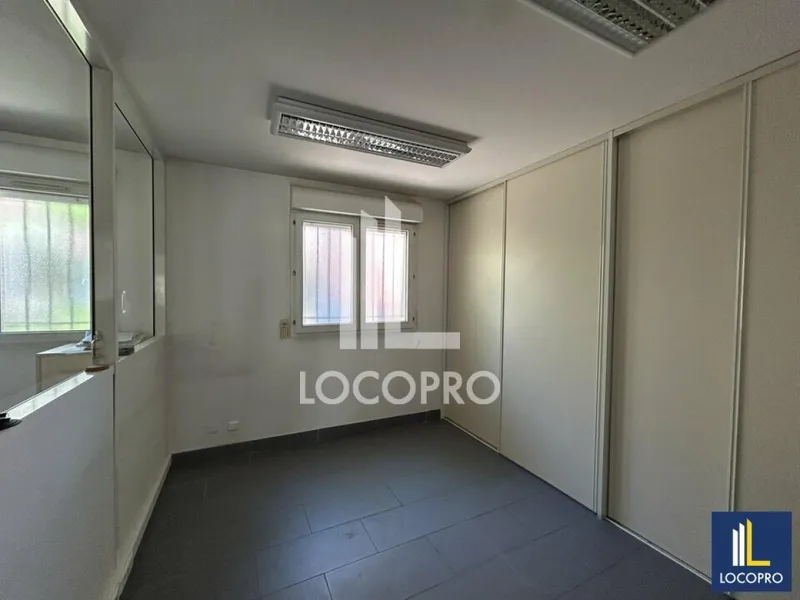 Cabinet médical / bureaux à louer – 75 m² – Grasse (06)