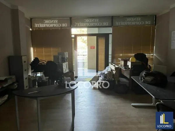 Local professionnel à louer – 96 m² – Callian (83)