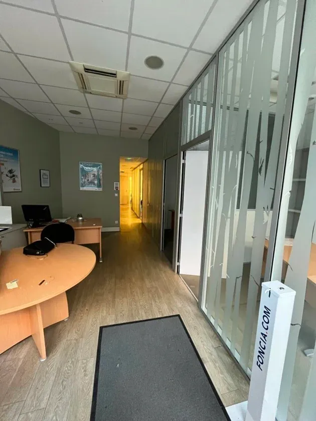 Local commercial 80 m² en rez-de-chaussée – Bordeaux centre (33000)