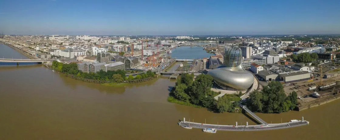 Local commercial 230 m² – Cours Saint-Louis, Bordeaux (33300)