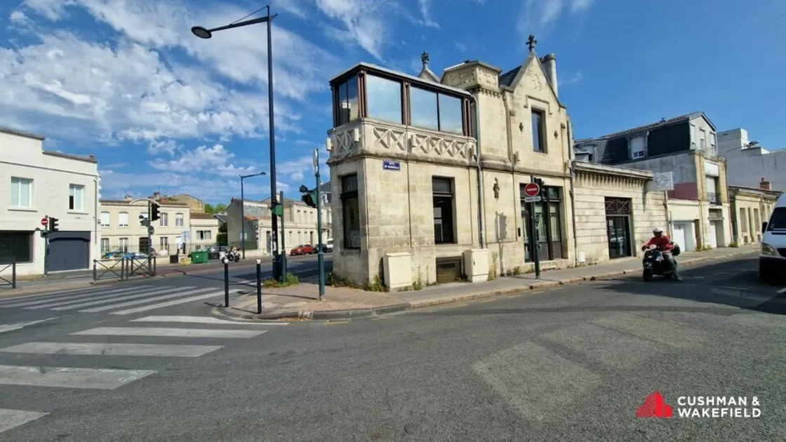 Local commercial 121 m² – Bordeaux Président Wilson (33000)