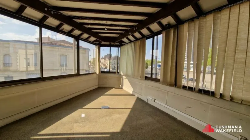 Local commercial 121 m² – Bordeaux Président Wilson (33000)