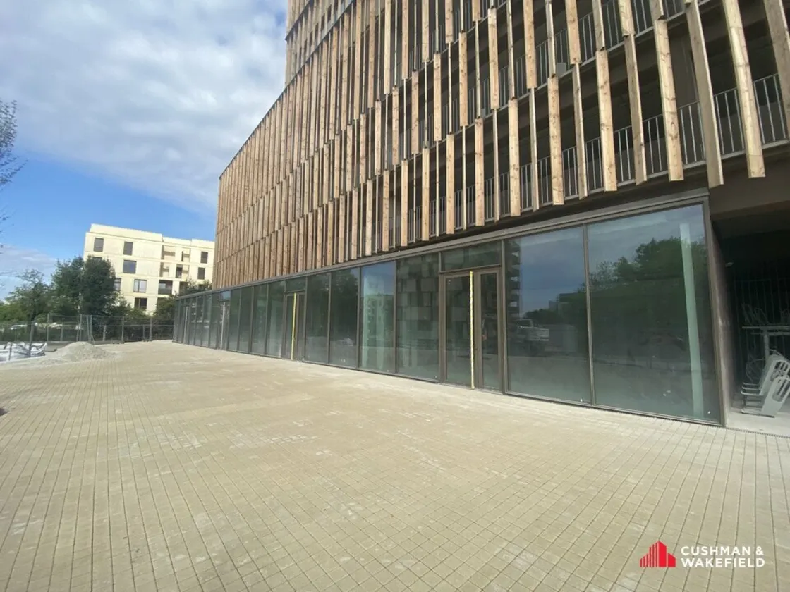 Local commercial 81,92 m² – Bruges (33520)
