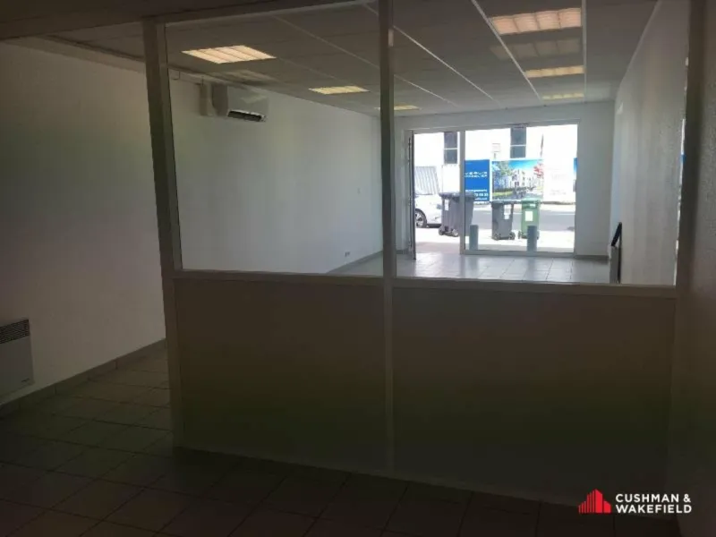 Local commercial 53 m² – Eysines (33320)