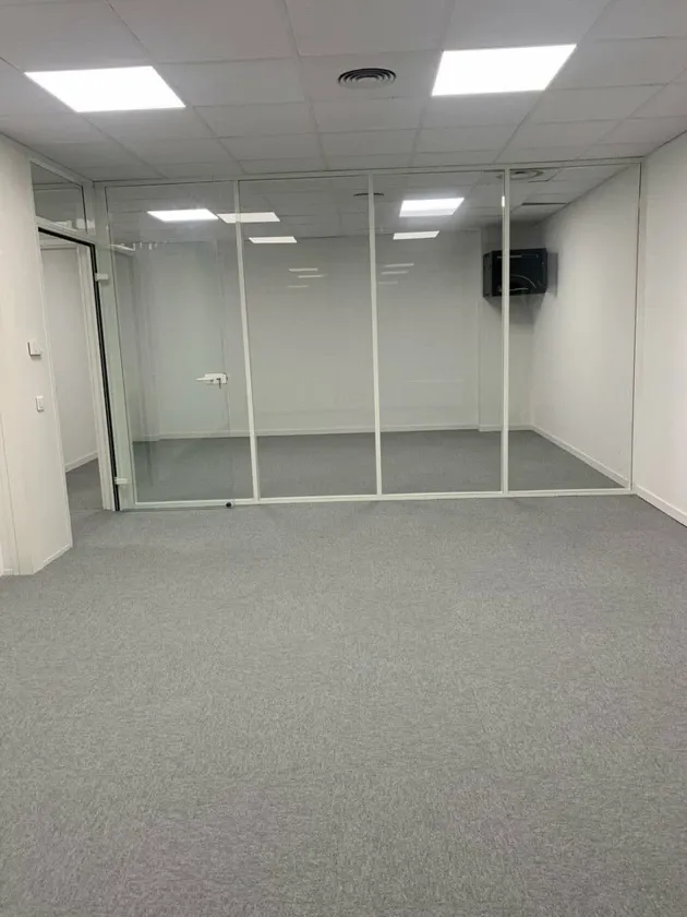 Local professionnel à louer à Bordeaux centre – 130 m² à proximité de Pey Berland